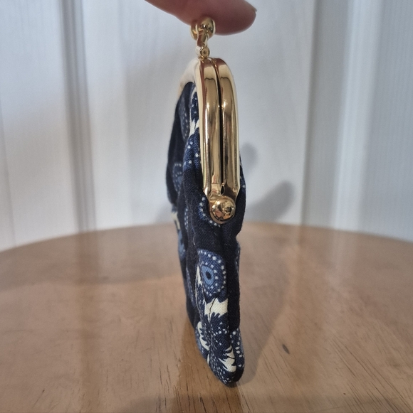 NWOT Vera Bradley Navy Blue Quilted Coin Purse Paisly Pattern Kiss Lock Retired - Picture 3 of 7